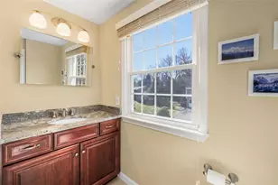 121 Zinnia St, Warwick, RI 02886 - Photo 30
