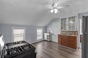 476 N Broadway, East Providence, RI 02914 - Photo 10