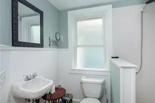 29 Anthony St, Newport, RI 02840 - Photo 8