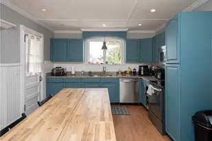 29 Anthony St, Newport, RI 02840 - Photo 4