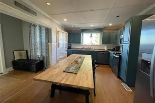 29 Anthony St, Newport, RI 02840 - Photo 6