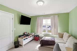 12 Gray Coach Ln, Cranston, RI 02921 - Photo 10