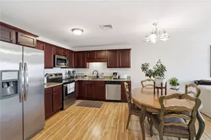 12 Gray Coach Ln, Cranston, RI 02921 - Photo 4
