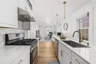 17 Old Beach Rd, Newport, RI 02840 - Photo 12