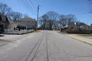 91 Kennedy St, Woonsocket, RI 02895 - Photo 2