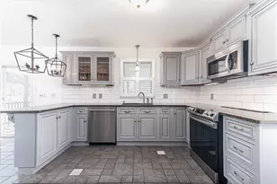 106 Winter St, South Kingstown, RI 02879 - Photo 4