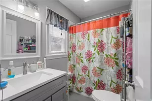 177 Logee St, Woonsocket, RI 02895 - Photo 6