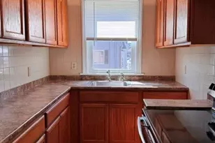 31 Potters St, Pawtucket, RI 02860 - Photo 4