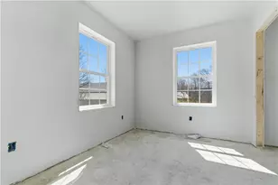 34 Vine St, West Warwick, RI 02893 - Photo 10