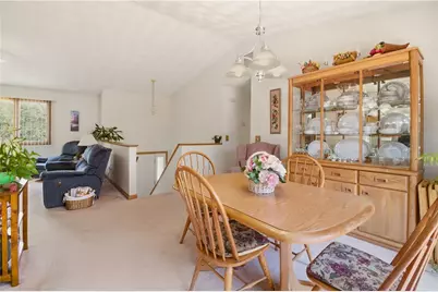 8 Birchwood Drive, Bristol, RI 02809 - Photo 4