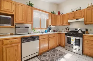 8 Birchwood Dr, Bristol, RI 02809 - Photo 8