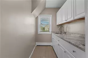 147 Warren Ave, Pawtucket, RI 02860 - Photo 10