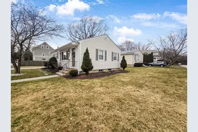 10 Brayton Avenue, East Providence, RI 02916 - Photo 4