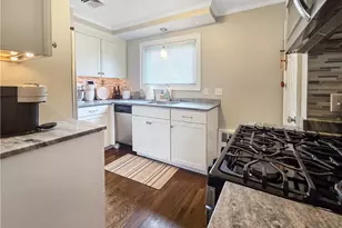 10 Brayton Ave, East Providence, RI 02916 - Photo 8