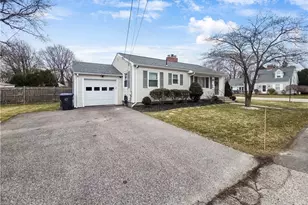 10 Brayton Ave, East Providence, RI 02916 - Photo 2
