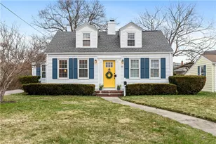 61 Bishop Ave, East Providence, RI 02916 - Photo 2