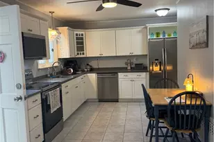 71 Crandall Rd, Tiverton, RI 02878 - Photo 4