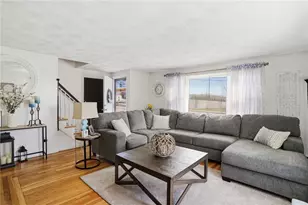 514 Killingly St, Johnston, RI 02919 - Photo 4