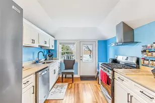 300 Farmington Ave, Cranston, RI 02920 - Photo 28