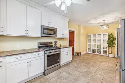 300 Farmington Avenue, Cranston, RI 02920 - Photo 14