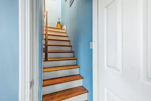 300 Farmington Ave, Cranston, RI 02920 - Photo 20