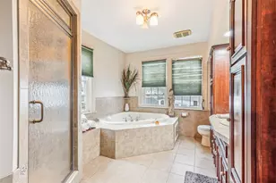 300 Farmington Ave, Cranston, RI 02920 - Photo 16