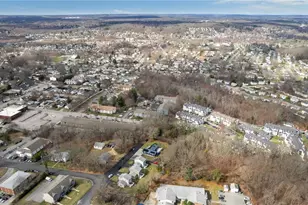 77 Woodlawn Ave, North Providence, RI 02904 - Photo 40