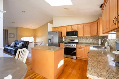 367 Commonwealth Avenue, Warwick, RI 02886 - Photo 10