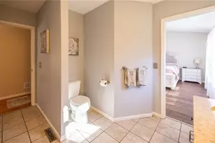 367 Commonwealth Ave, Warwick, RI 02886 - Photo 18