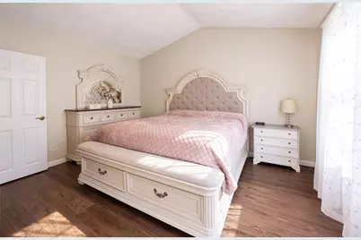 367 Commonwealth Avenue, Warwick, RI 02886 - Photo 20