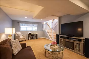 367 Commonwealth Ave, Warwick, RI 02886 - Photo 30