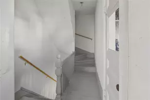 60 Hendricks St, Central Falls, RI 02863 - Photo 24