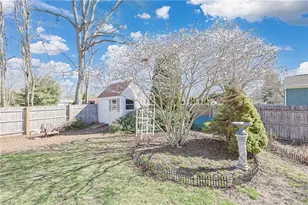 47 Sleepy Hollow Dr, Cumberland, RI 02864 - Photo 4