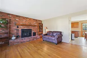 47 Sleepy Hollow Dr, Cumberland, RI 02864 - Photo 8