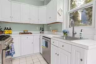 32 School St, Newport, RI 02840 - Photo 10