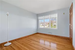 23 Glen Oaks Dr, Cumberland, RI 02864 - Photo 22