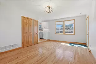 23 Glen Oaks Dr, Cumberland, RI 02864 - Photo 6
