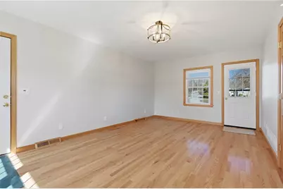 23 Glen Oaks Drive, Cumberland, RI 02864 - Photo 4