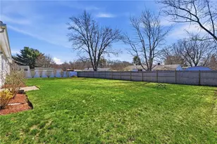 23 Glen Oaks Dr, Cumberland, RI 02864 - Photo 36