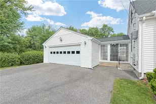 47 Dartmouth Ave, East Providence, RI 02915 - Photo 32