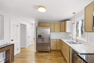 8 Sunset Dr, Smithfield, RI 02917 - Photo 14