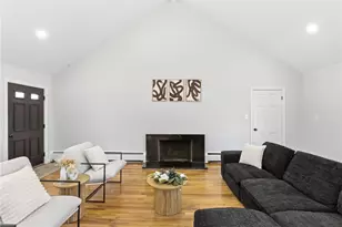 8 Sunset Dr, Smithfield, RI 02917 - Photo 4