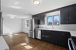 20 Dean St, Pawtucket, RI 02861 - Photo 6