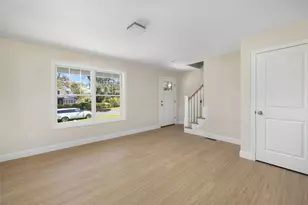 19 Wood St, Warwick, RI 02889 - Photo 6