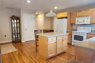 500 Mendon Rd, Cumberland, RI 02864 - Photo 8