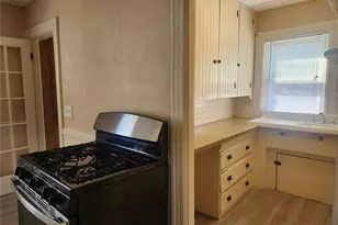 164 Morris Ave, Pawtucket, RI 02860 - Photo 16