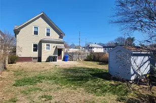 164 Morris Ave, Pawtucket, RI 02860 - Photo 6