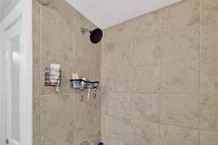 80 Dewey Ave, Pawtucket, RI 02861 - Photo 20