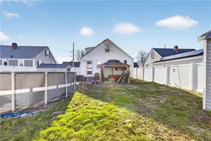 80 Dewey Ave, Pawtucket, RI 02861 - Photo 46