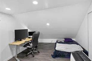 80 Dewey Ave, Pawtucket, RI 02861 - Photo 36